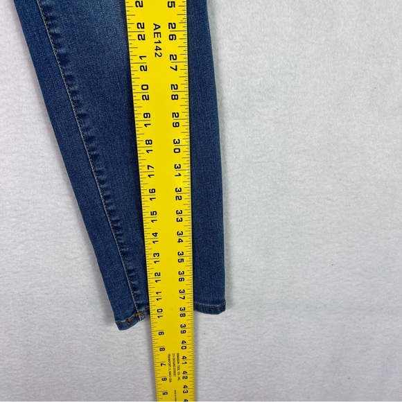 Universal Thread High Rise Skinny Demin Jeans - Picture 4 of 16